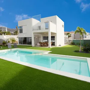 https://villa-oasis-playa-paraiso-tenerife.tenerifehoteles.net